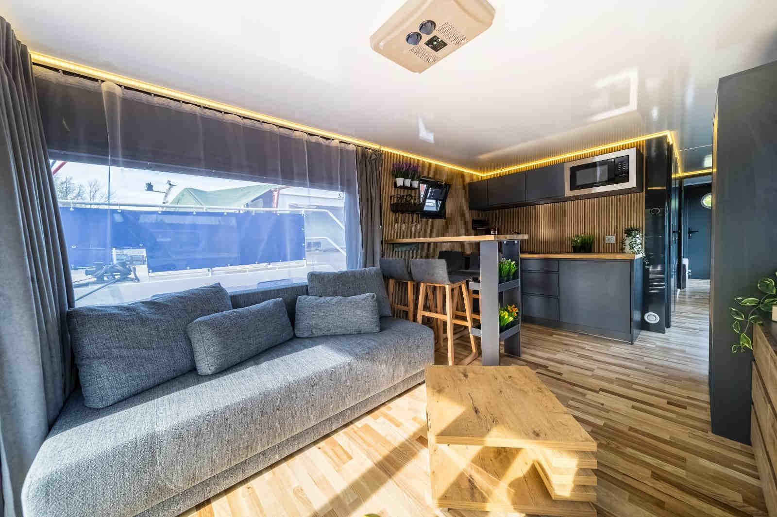 interieur salon houseboat Île flottante